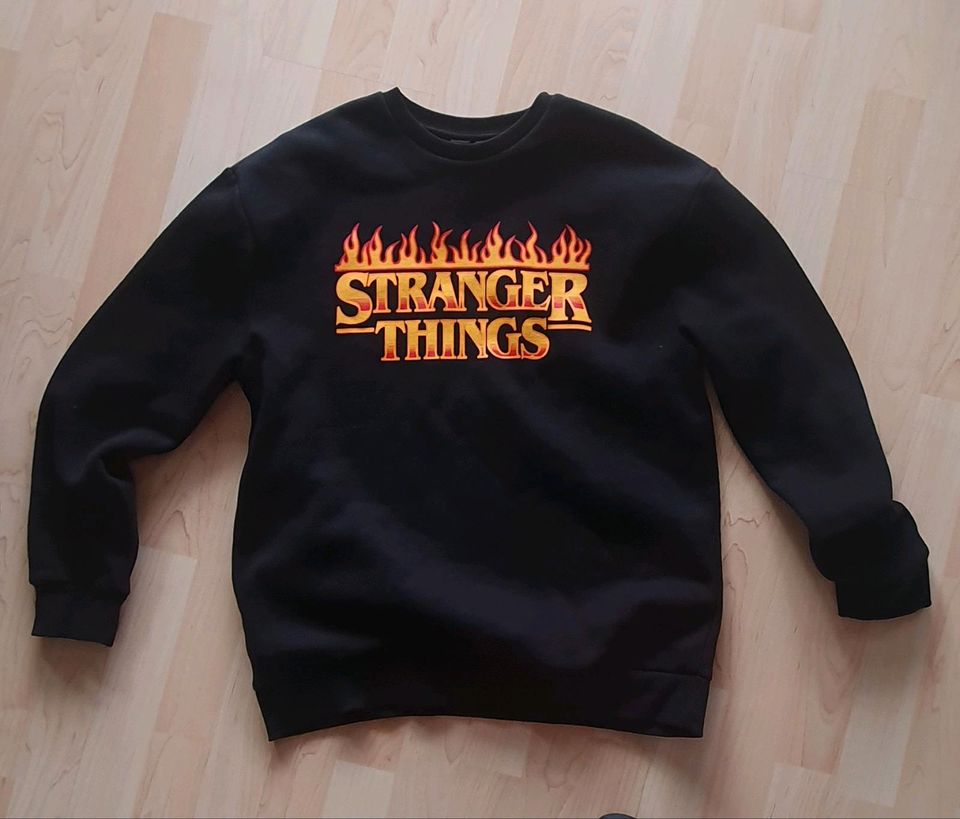 H+M Pullover Stranger Things in Poppenricht