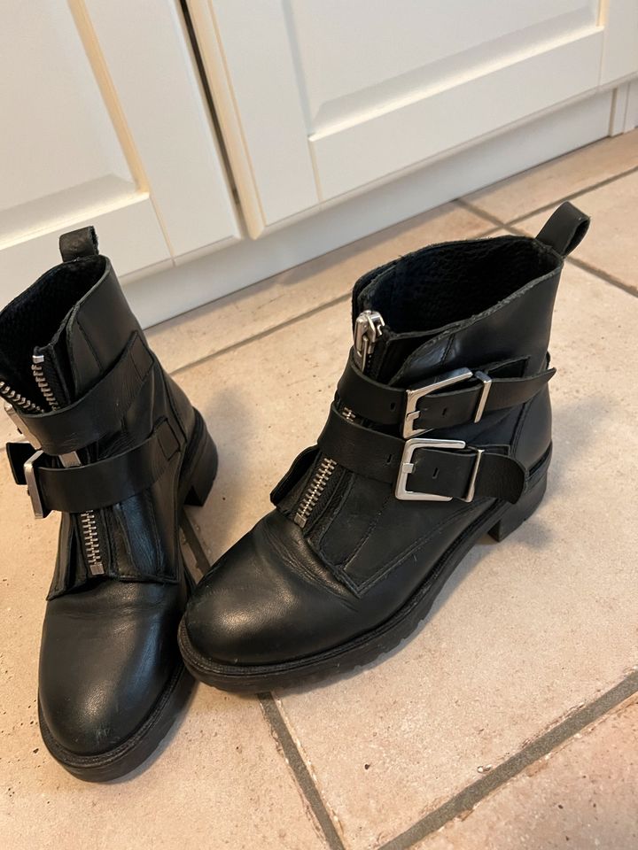 Sacha echtes Leder  Stiefeletten Boots schwarz 37 in Ratingen