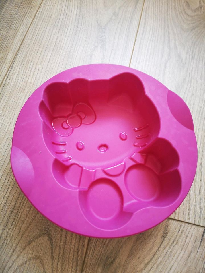 Tupperware Silikon Backform Hello Kitty in Cottbus