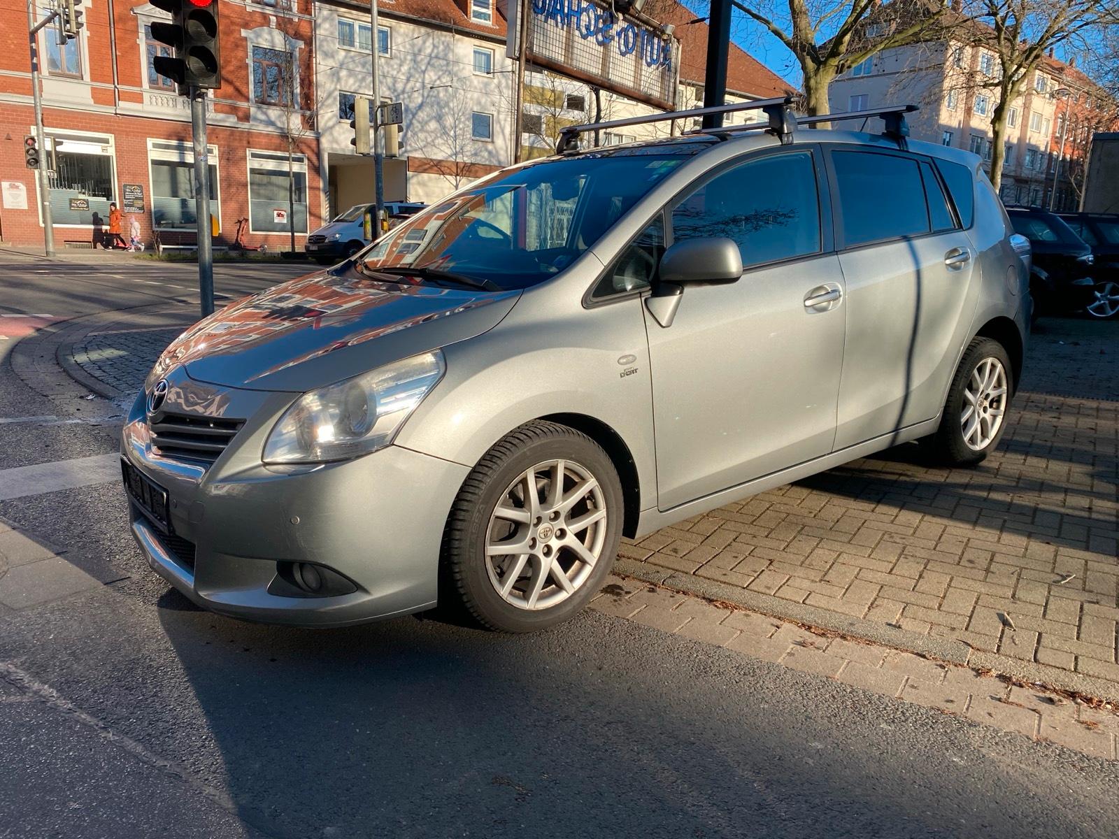 Abbildung des Autos ‼️Suche Toyota Auris Ave…