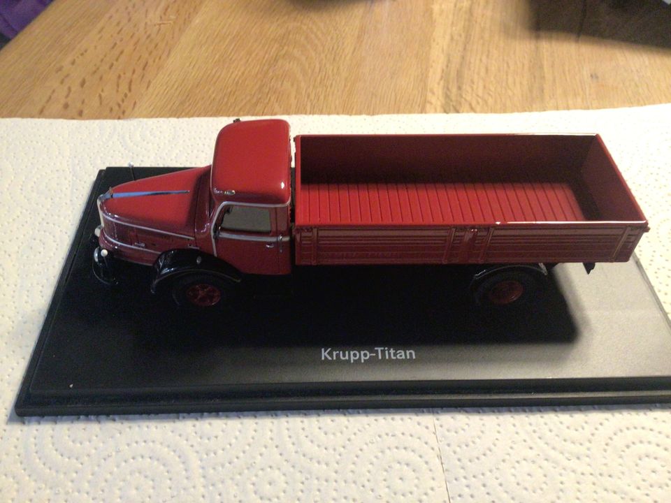 Schuco LKW Krupp Titan 1:43 Metallmodell in Hohenburg