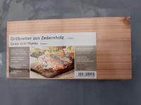 Grillbretter aus Zedernholz(2 Stück) original verschweißt/NEU! Sachsen-Anhalt - Dessau-Roßlau Vorschau