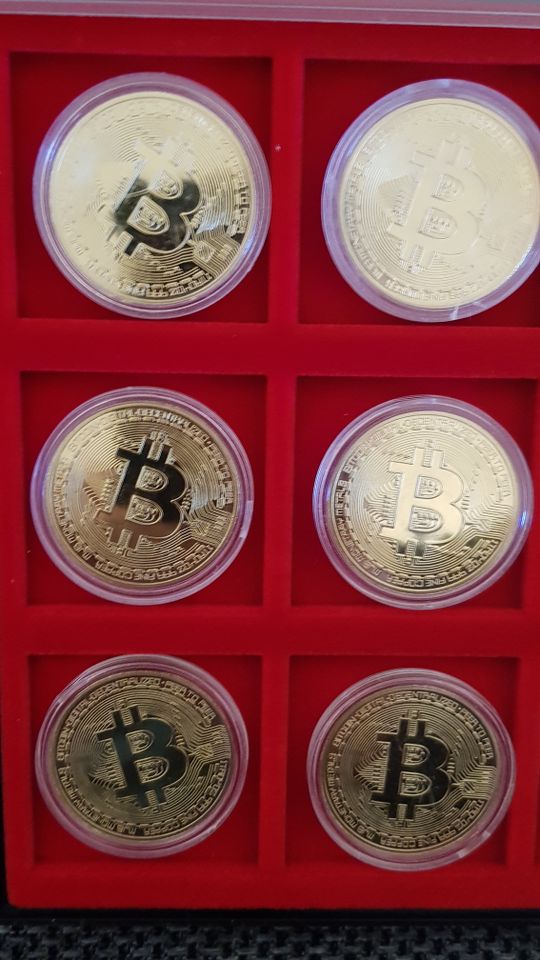 Schicke Sammlung Bitcoin-Medaillen in Kassel