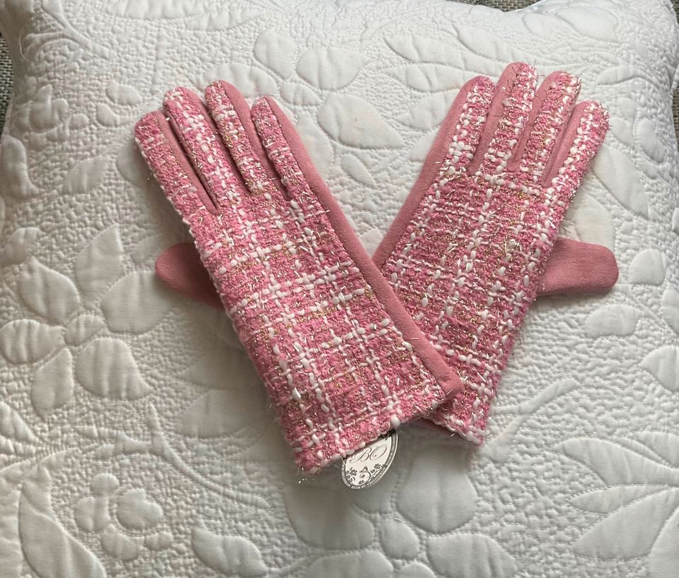 Damen Schal Tuch Pulswärmer Armstulpen Handschuhe rosa Blüten in Berlin