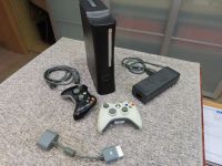 X-Box 360 Elite plus zwei Controller und Surroundanlagen Adapter Sachsen-Anhalt - Braunsbedra Vorschau