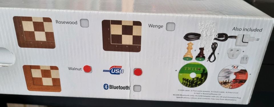 DGT e-Board USB Schachbrett Walnuss mit Figuren und Zubehör OVP in Riegelsberg