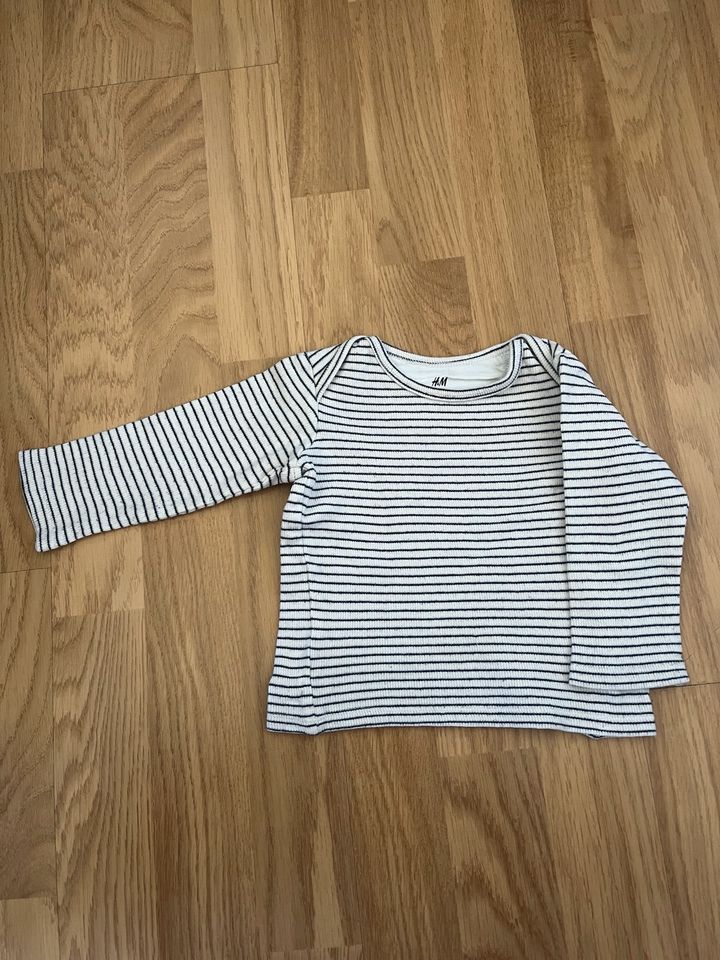 Baby Pullover Größe 74 H&M in Holzwickede