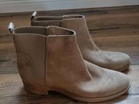 Boots Chelsea-Boots Stiefeletten Gr. 37 Wildleder neu Sachsen - Waldenburg Vorschau