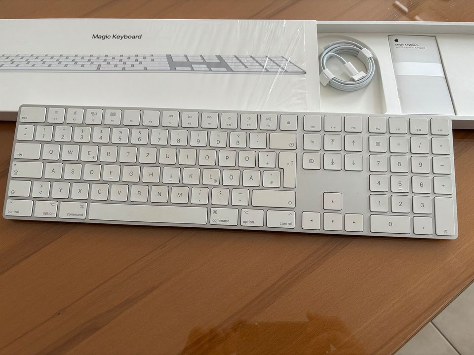 Apple Magic Keyboard neuwertig A1843 in Pleinfeld