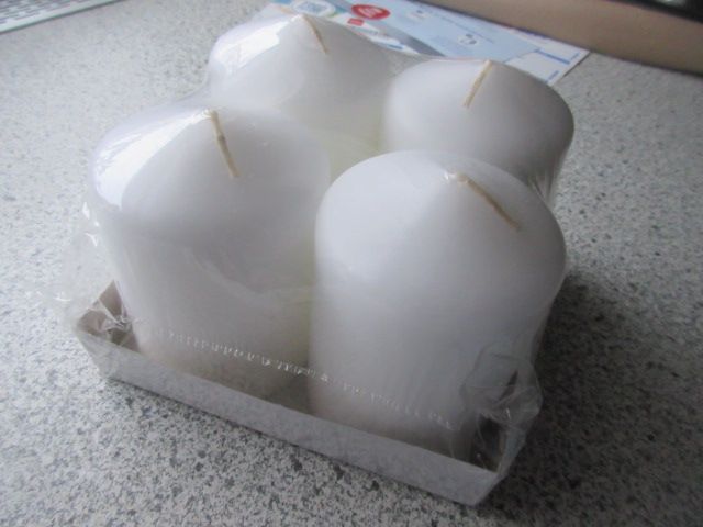 Kerzen 4 Stück Adventskerzen weiß 10 cm hoch, 6,8 cm DM NEU in Mörfelden-Walldorf