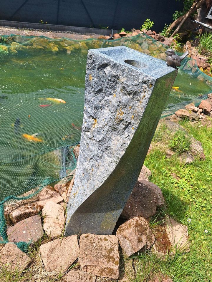 Teichzubehör kugelbrunnen wassersäule sandsteine in Waldfischbach-Burgalben