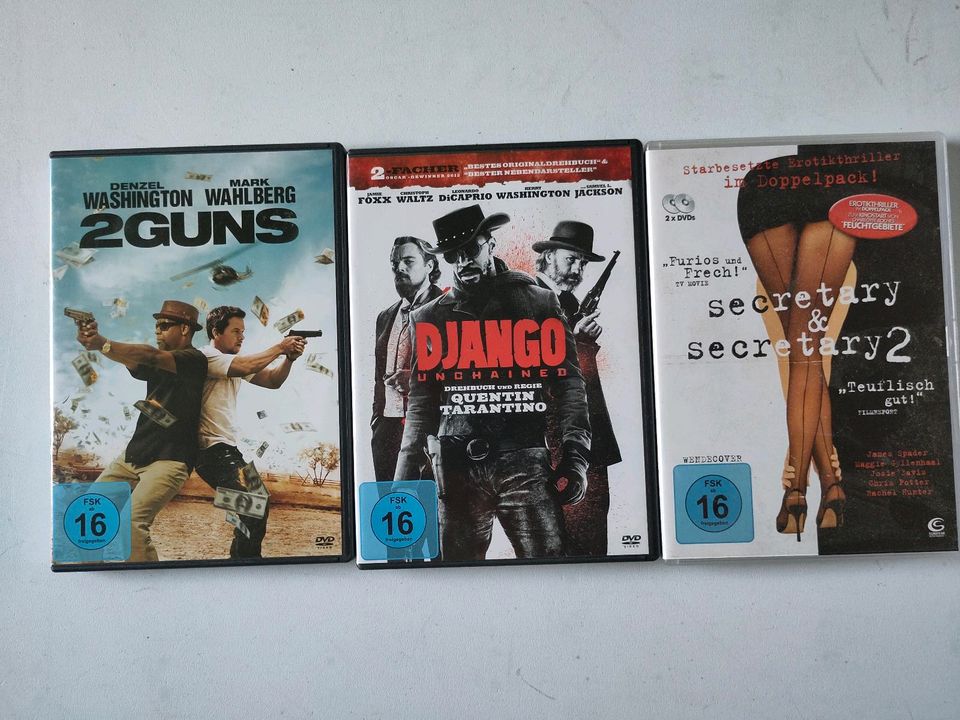 Diverse DVD's 2 Guns, Django unchained, Secretary 1 und 2 in Villingen-Schwenningen