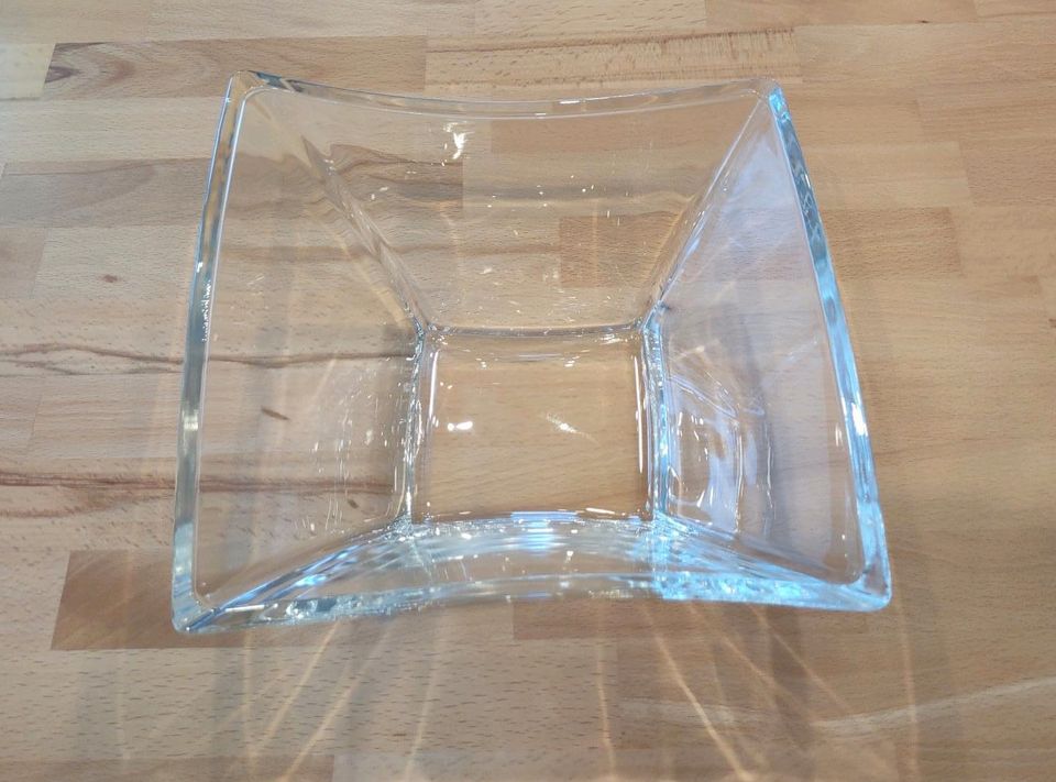 Glas Schüssel unbenutzt 21 x 21 cm in Forchtenberg