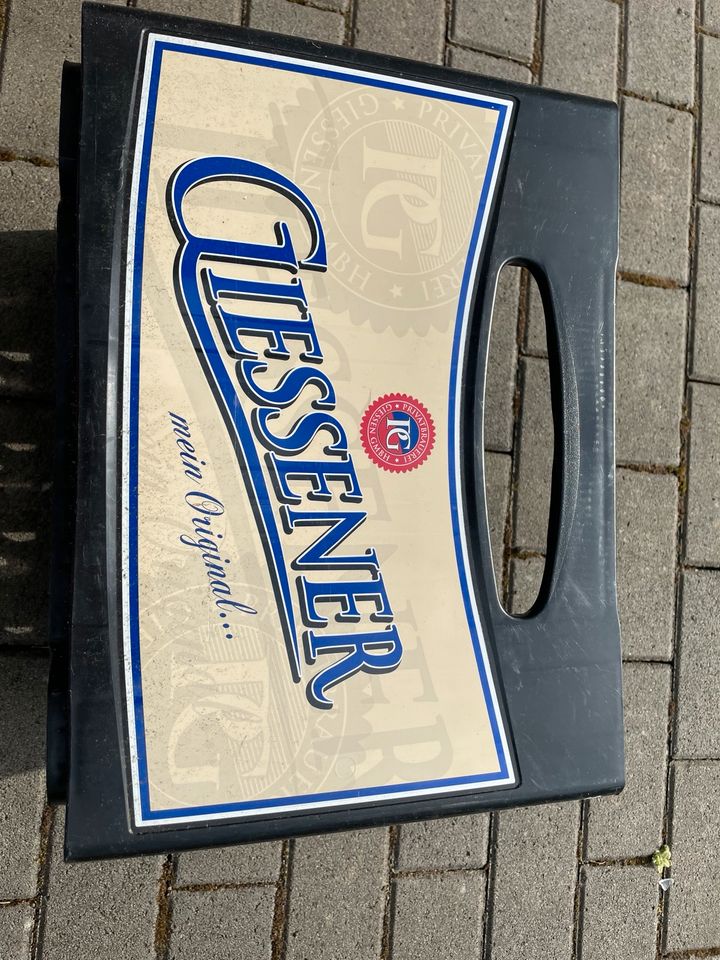 Eine leere Kiste Gießener Bier! in Wettenberg