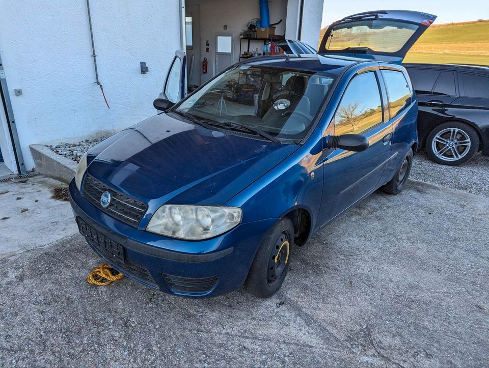 Fiat Punto - nur komplett - Teile oder Schlachter in Oberbergkirchen