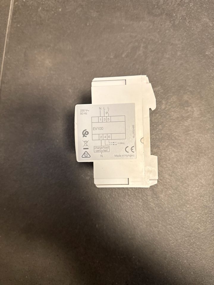 Hager EV100 Dimmer Hutschiene in Lübeck