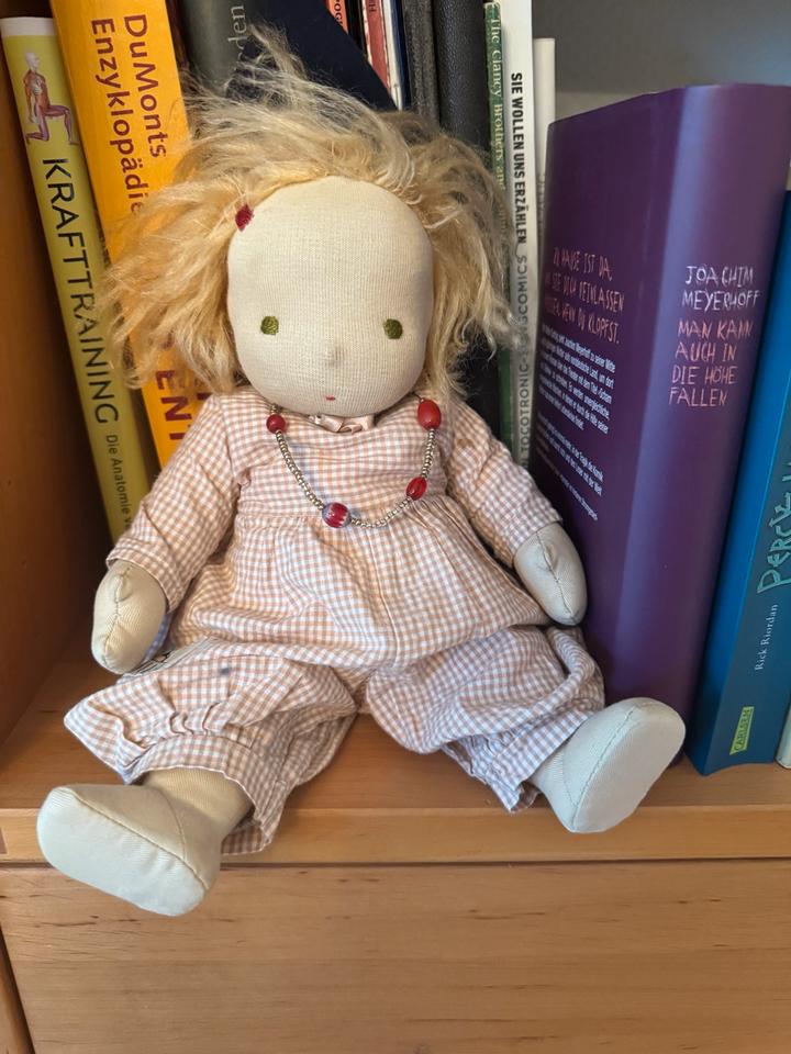 Kösen Frieda Gliederpuppe Waldorfpuppe Stoffpuppe Montessori in Teltow