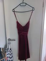 Rotes Samt Kleid Glitzer Größe S Hessen - Taunusstein Vorschau