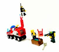 LEGO Feuerwehrwagen, 3 Feuerwehrmänner und Zubehör Nordrhein-Westfalen - Wülfrath Vorschau