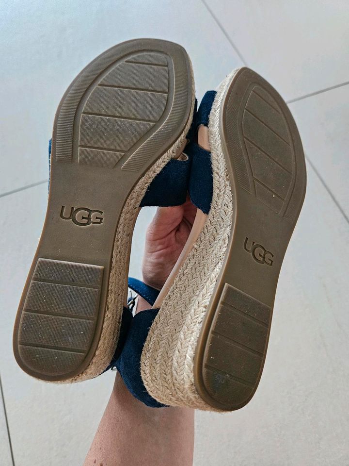 UGG Keilsandalen Damen Größe 38 Leder Keilabsatz in Moers