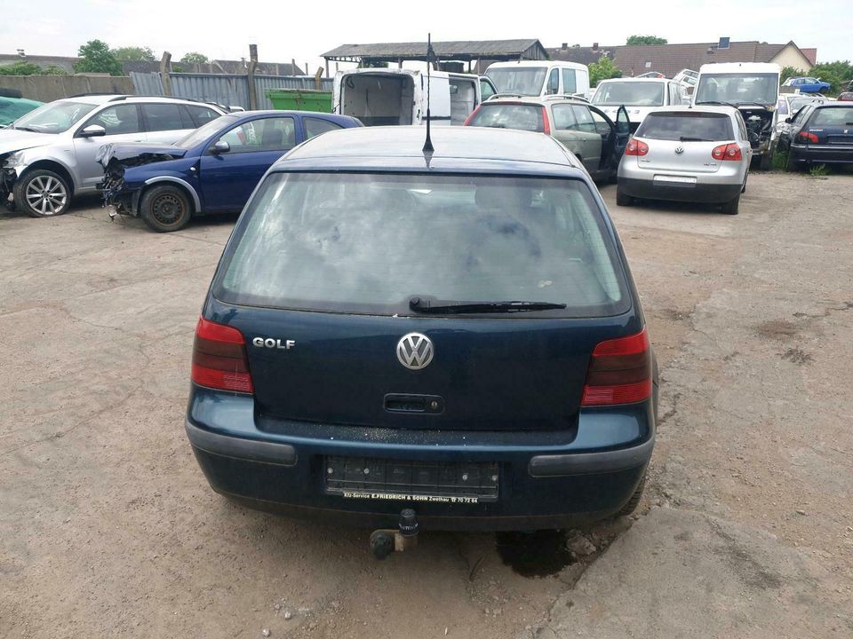 VW Golf IV Motorhaube,Scheinwerfer,Stoßstange,Kotflügel,Türen in Oranienbaum-Wörlitz