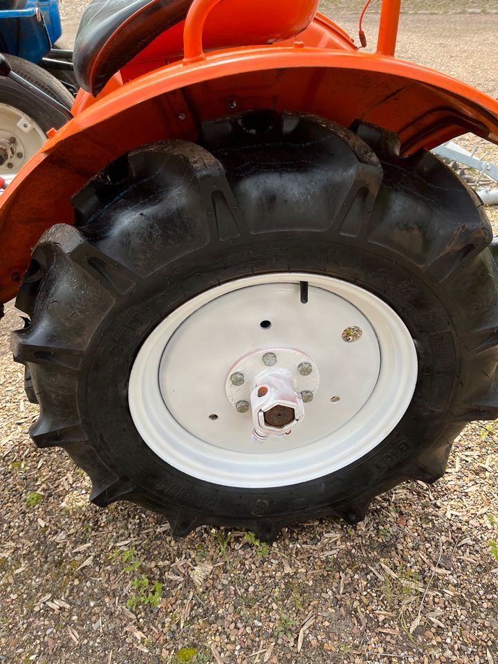 Kubota b7001 Allrad Zapfwelle 16 PS Reitplatz Kleintraktor in Kirchlinteln