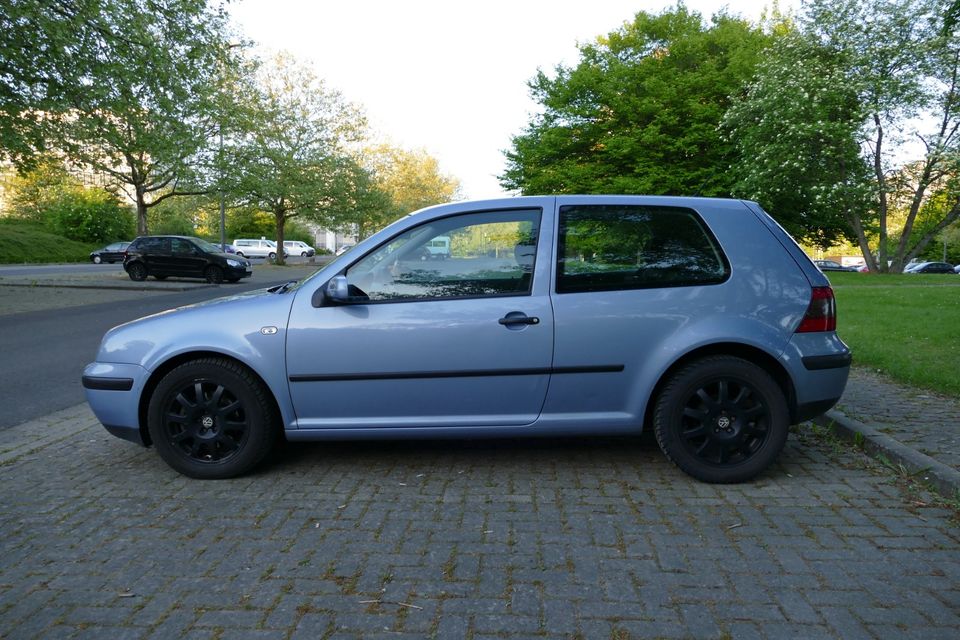 VW Golf 4 TDI 131 PS Special - TÜV bis 06/2024 in Amberg