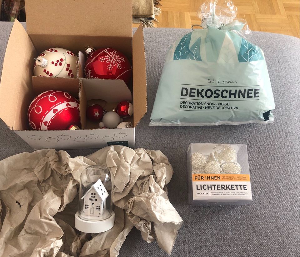Weihnachtsdeko Survival Paket Depot in München
