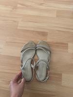 Schöne Tamaris Sandalen Beige Soft Sole mit glitzernden Steinen Stuttgart - Vaihingen Vorschau