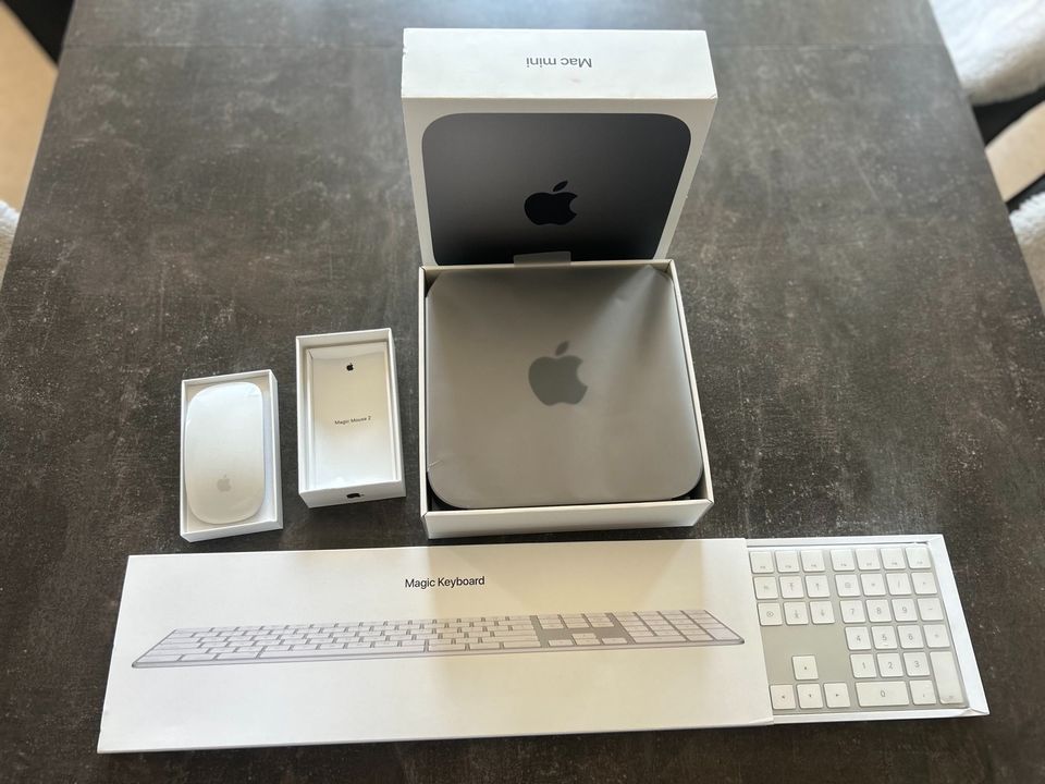 Apple Mac Mini 32 GB, Apple Magic Keyboard, Apple Magic Mouse 2 in München