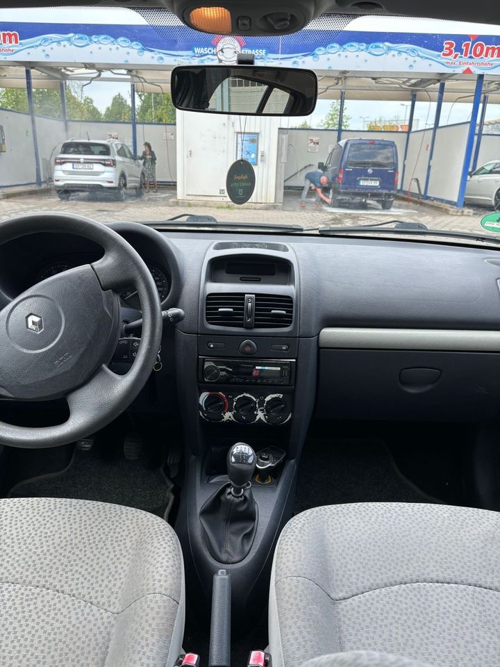 Rinualt Clio in Erfurt