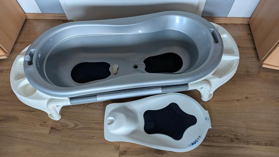 Babybadewanne Rotho XTra mit Gestell und Zubehör in Wetter (Hessen)