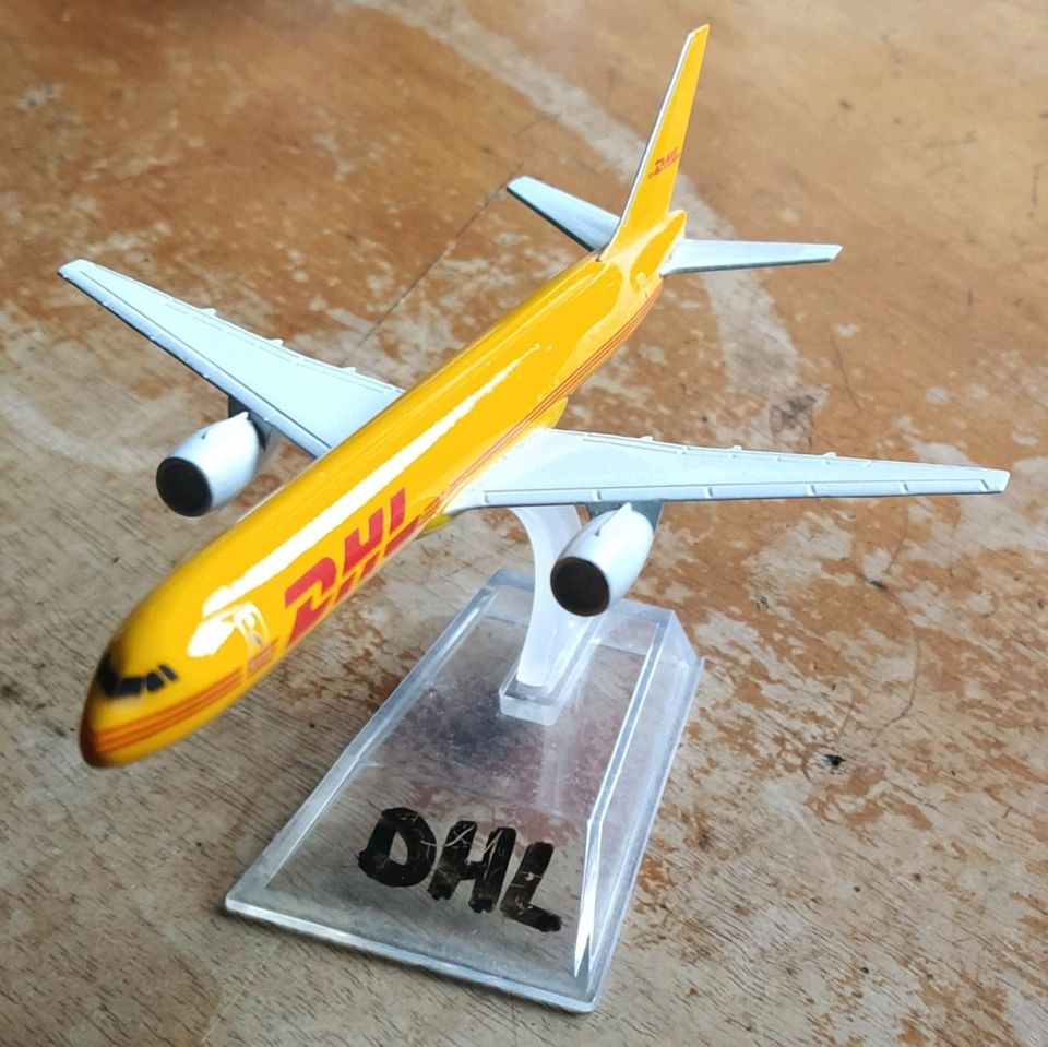 DHL - B757 - G-BIKM - Metall in Aachen