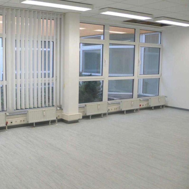 Helle Büroflächen zwischen 35m² und 500m² in zentraler Lage zu vermieten // provisionsfrei in Würselen