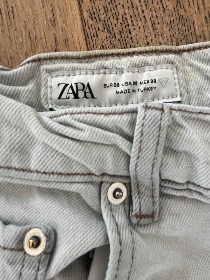 Zara Jeans Gr. 38 in Burbach