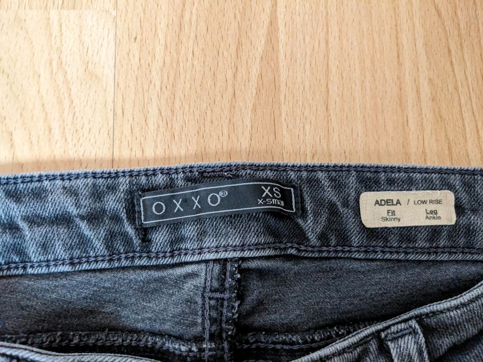 Jeans schwarz in Nordhackstedt