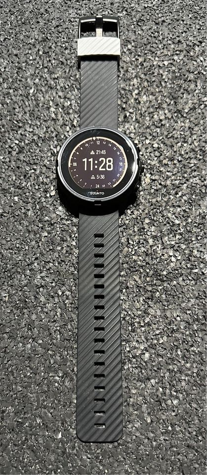 Suunto 9 / Fitness - Sportuhr + 8 Armbänder in Tönisvorst