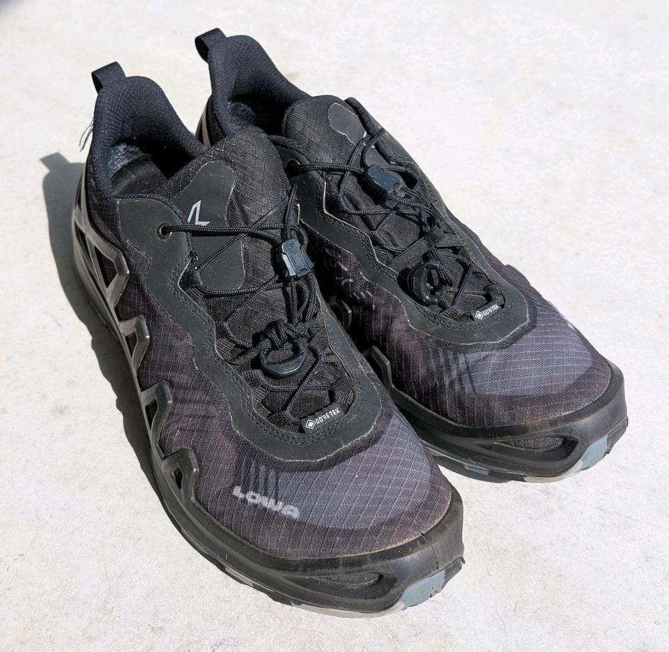 Wanderschuhe Multifunktionsschuhe Lowa GTX schwarz Herren Gr. 44 in München