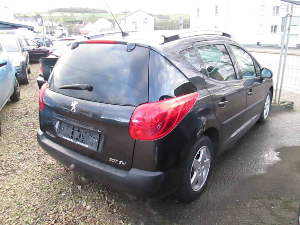 peugeot 207 sw.1.4i  kombi in Perl