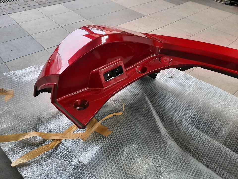 Mitsubishi Eclipse Cross Stoßstange hinten Stoßfänger Bumper rot in Beeskow