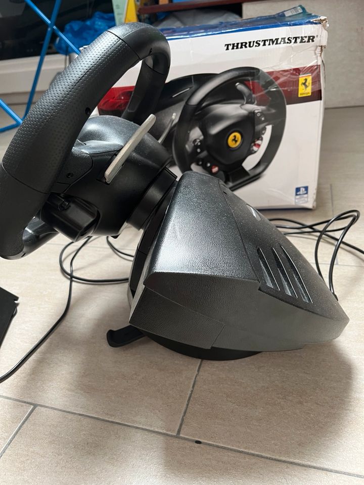 T80 Thrustmaster Ferrari Lenkrad für PlayStation in Centrum