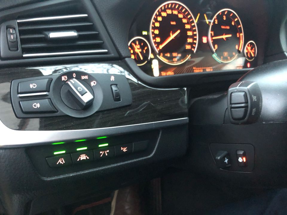 BMW 530d F11 Facelift HUD NAV PANO ACC in Mühldorf a.Inn