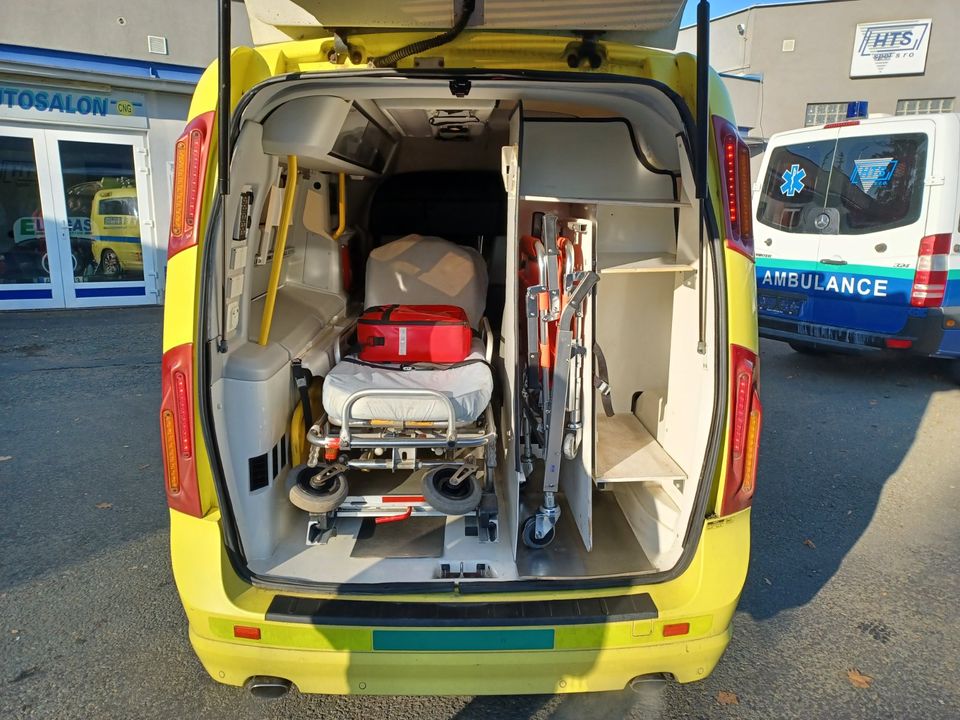 Volvo V70 AWD Rettungswagen / Krankenwagen / Ambulanz / Camper in Dresden