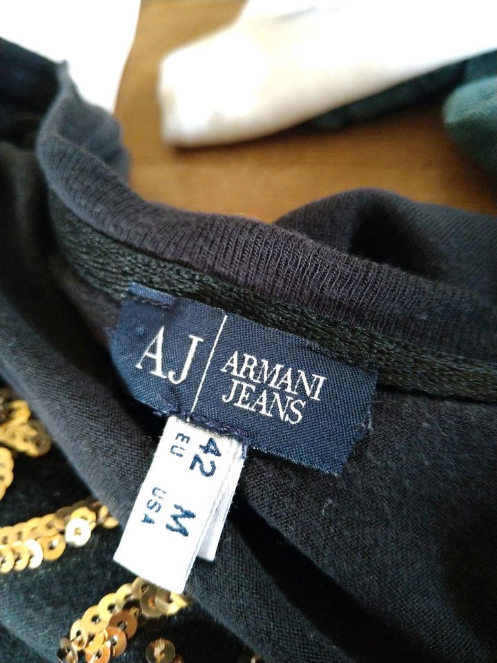 Original Armani T-Shirt Größe M in Simmerath