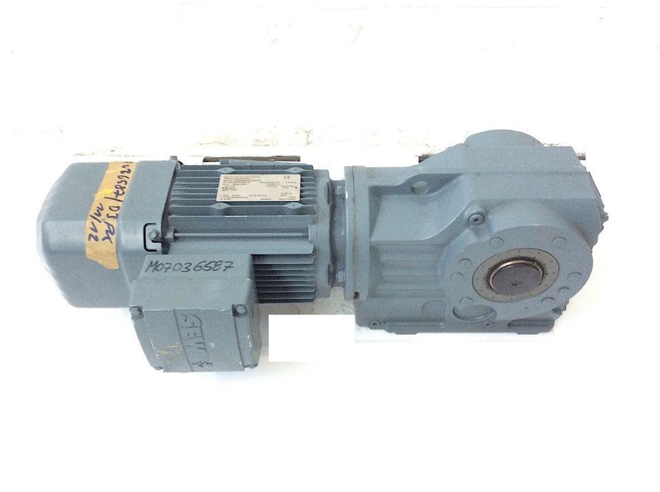 SEW-EURODRIVE KA57/T DRS80M4BE2HR/IS/TH  Getriebemotor 1,1kW 1410 in Korschenbroich