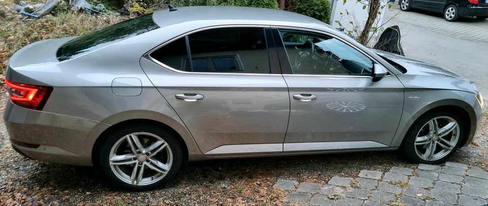 Skoda Superb L&K 2.0 Tdi Sedan in Peißenberg