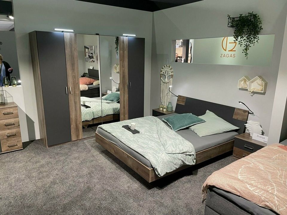 Komplettes Schlafzimmer abzugeben top ausgestattet in Düsseldorf