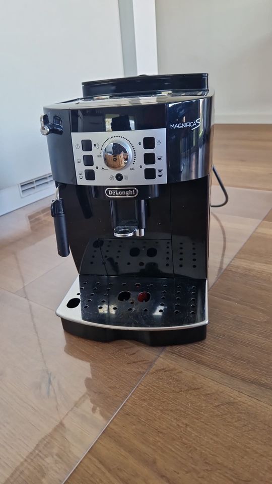 DeLonghi Kaffemaschine Kaffeautomat in Rheda-Wiedenbrück