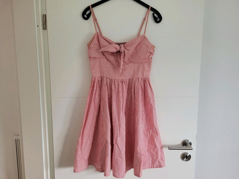 Sommerkleid H&M, Größe 40, rot-weiß gestreift in Hunderdorf