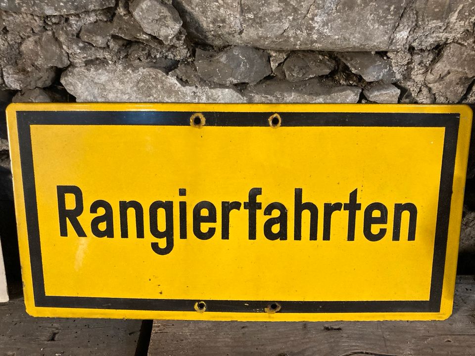 Alte Bahnschilder / Bahnsachen in Garmisch-Partenkirchen